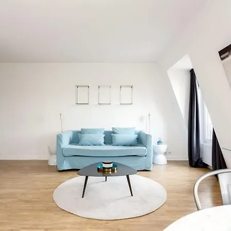 Apartment Louvre Comedy Paris